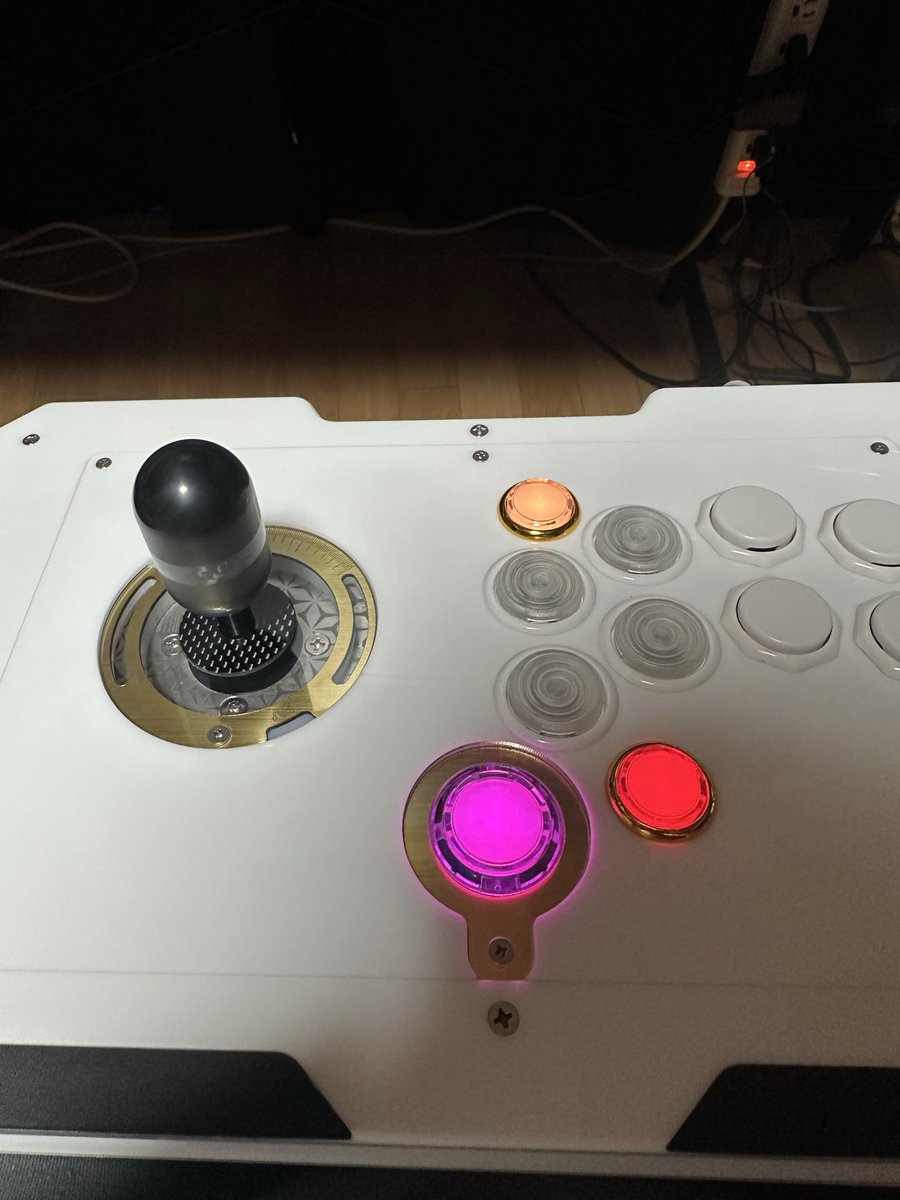SRS15KAIKAI's tweet photo. LEDの配線延長して完成！
あとは気分でGLProとか試したい
#VM6R https://t.co/5Seei9revx