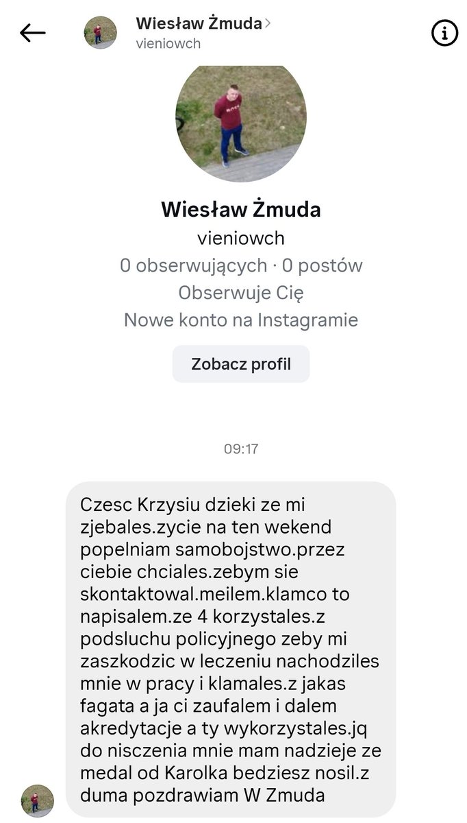 K_Stanowski's tweet photo. Jeśli ktoś zna człowieka, to niech spróbuje pomóc, bo rzeczywiście bałagan na strychu tak duży, że może się skończyć samobójem. https://t.co/LfzPgZTACz
