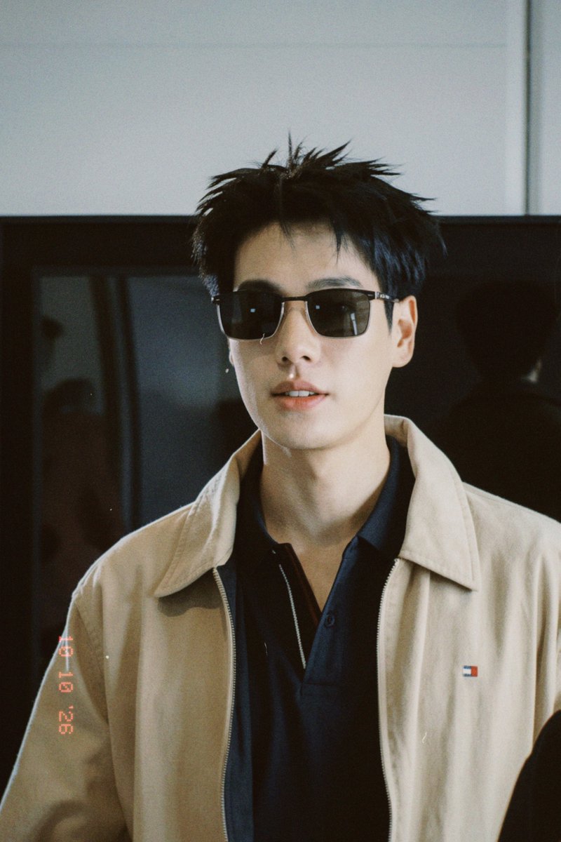 lookpheperm's tweet photo. หล่อจัดอ่ะแต่แอบเดทกันป้ะ https://t.co/a2x7zAblT8