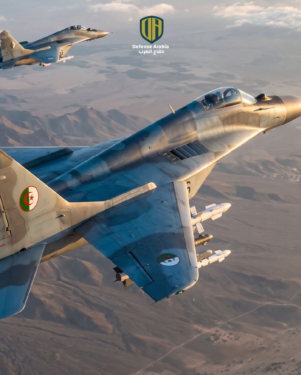 defensearabia's tweet photo. أعادت الجزائر 15 طائرة #ميغ29 إلى روسيا عام 2008، ولم تبقَ من صفقة 2006 التي بلغت نحو 1.3 مليار دولار أي طائرة في الخدمة.

الجزائر قالت إن جودة بعض المكونات متدنية، بينما ردّت مصادر روسية بأن الهياكل صُنعت في التسعينيات بموجب العقد نفسه، وأن المعدات الداخلية جديدة تماماً.

ثم عادت الجزائر منذ 2019 بجيل جديد من طراز MiG-29M/M2 بموجب صفقة تشمل 14 طائرة، وصلت أولاها في أكتوبر/تشرين الأول 2020.

المزيد: https://t.co/RHcG4PSqn8