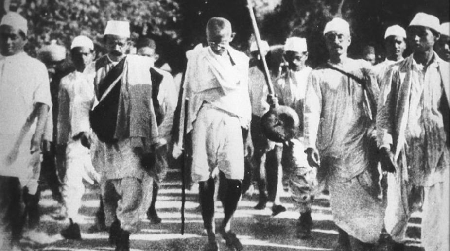 RishaRajj's tweet photo. 1942: The British arrested Mahatma Gandhi, Jawaharlal Nehru, Sardar Patel and Maulana Azad as the Quit India Movement began.

2026: Protesters were detained ahead of demonstrations demanding CEC Gyanesh Kumar’s resignation.

2026: Protesters were detained ahead of the protest demanding the resignation of CEC Gyanesh Kumar, including Abhijeet Dipke, Dhurve Rathi, Saurav Das and Ashutosh Ranka and many more.

#Jantarmanatar