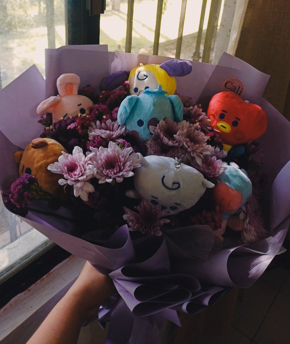 HwasaPro's tweet photo. Mi ramo d cumpleaños:33 https://t.co/2D5JR0yhxa