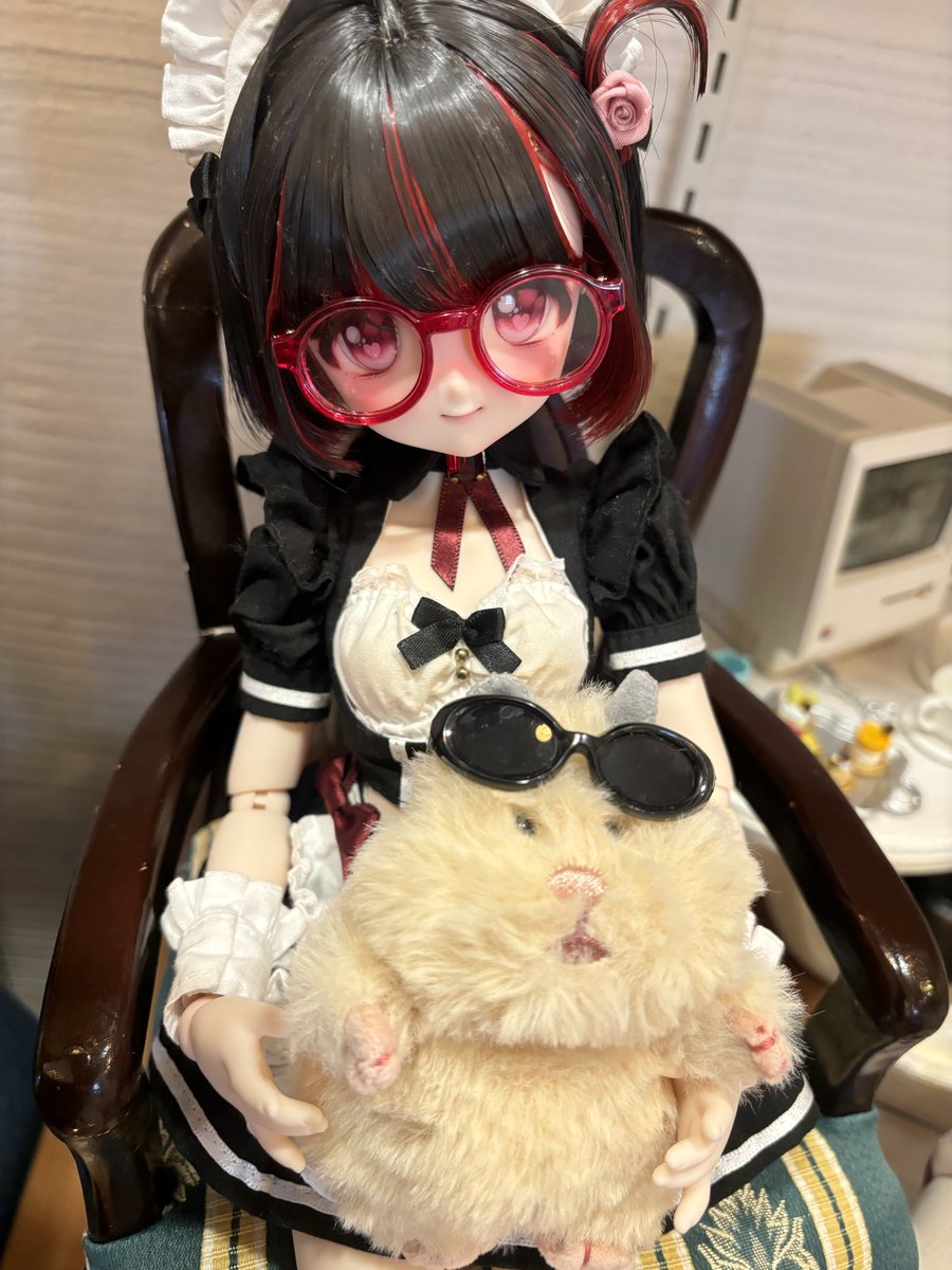 XpZm6w4GWWZSErW's tweet photo. 本日はマリアミさんへ！

①梅乃さんとはむにぎりちゃん
②ボニバニちゃん達とみたらしちゃん
③デスエンペラー君と
④ご一緒した
　ねむ(@cmr0i0 )さん、
　あすぱぁ(@aspaa2344 )さん、
　ひかり(@vea_ger )さんと皆で

素敵な子ばかりでした😍
皆様ありがとうございました🥰
#マリアミ https://t.co/uZdaFWcliX