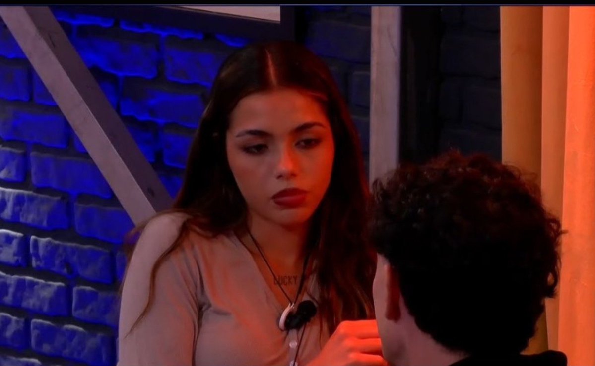 Grace__04__'s tweet photo. the difference in the eyes #gfvip #alepier https://t.co/P5G1BYAoeY