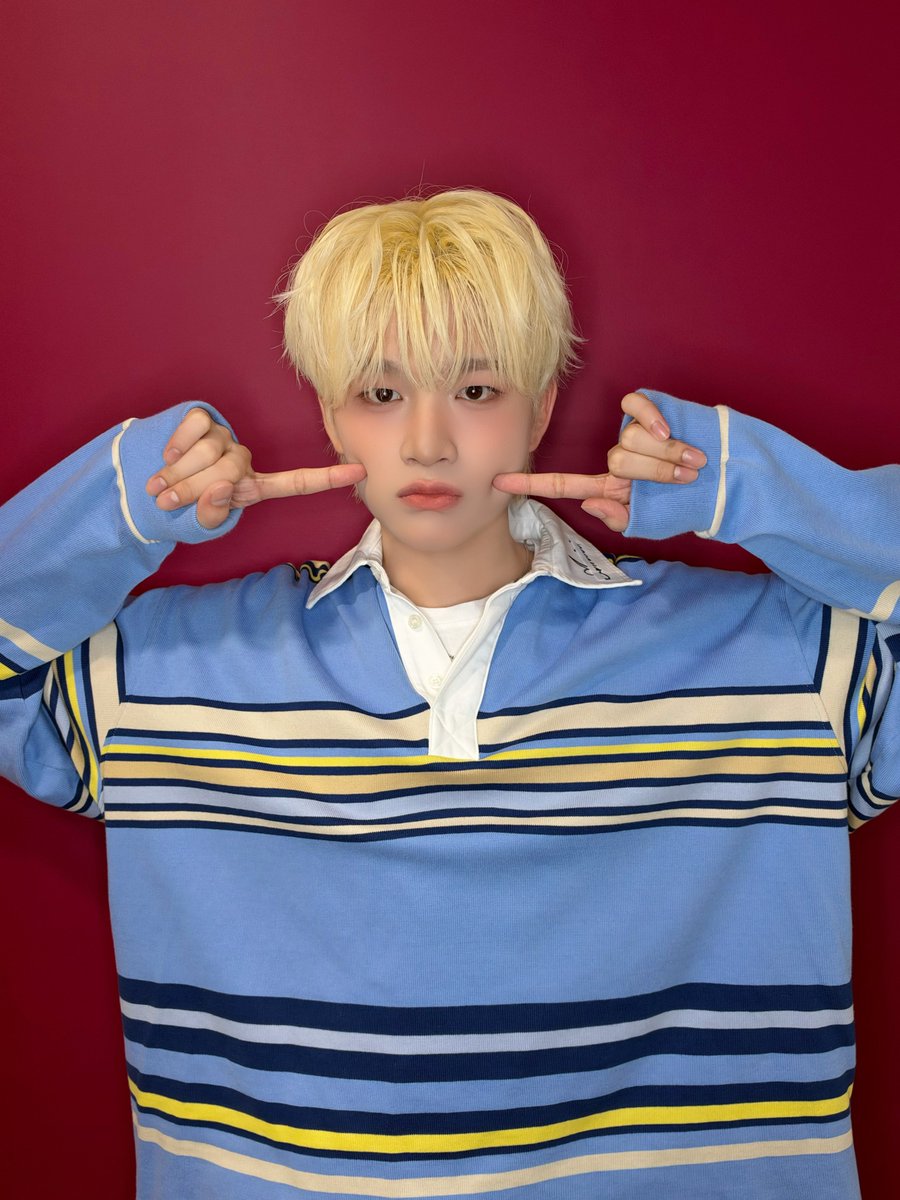 KO1KEYZofficial's tweet photo. [📸] 261010

MBC「쇼! #음악중심」 
감사합니다!

🐲 #RYUJI
Detail ➡︎https://t.co/4uTdxHtg4N

'KO1KEYZ' (Korean ver.) PV
🔗https://t.co/4xIBmFou16
Apple Music
🔗https://t.co/nt5gbOLIZR
Spotify
🔗https://t.co/pTP0S9RVbH

#쇼음악중심 #MUSICCORE 
#KO1KEYZ #코이키즈 https://t.co/FZIfIsglhF