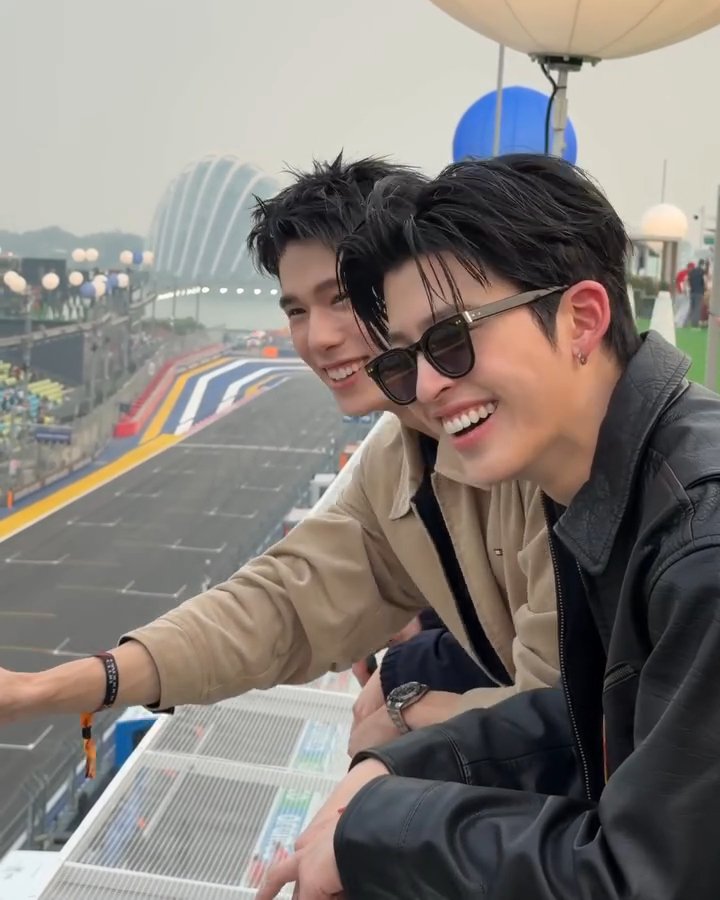 doublepjourney_'s tweet photo. ปอนด์ภูวินทร์สนุกกันมาก ดูแข่งรถละยิ้มกว้างสุด ๆ 🥹🫪

PONDPHUWIN TOMMYCAD F1

#TommyHilfigerxPond
#TommyHilfigerxPhuwin
#TommyHilfigerxCadillacF1
#TommyHilfiger #TommyFamily
#ปอนด์ภูวินทร์ #PondPhuwin https://t.co/vLL25PHcZa