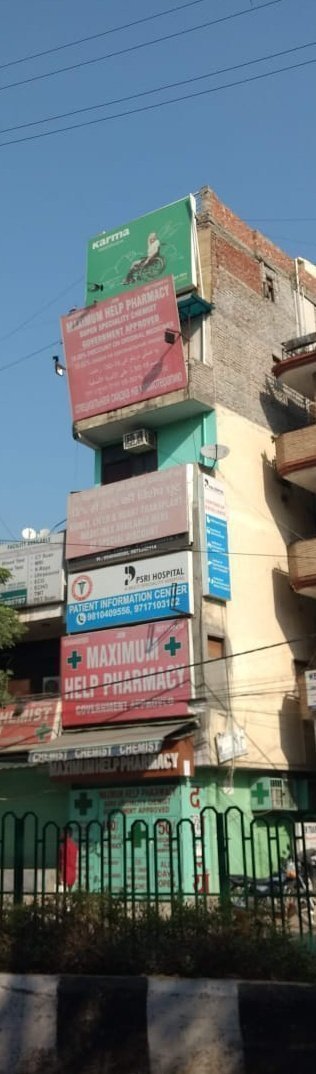 PahelFoundation's tweet photo. 8 साल से अवैध निर्माण खड़ा है… MCD सिर्फ नोटिस दे रही है!

🚨 Location: Gate No. 2, 155-A, Opp. Max Hospital, Saket Institutional Area, Hauz Rani, Malviya Nagar, New Delhi – 110017  
(Near Maximum Help Pharmacy)

2018 में MCD ने खुद अवैध निर्माण बुक किया था:

📄 नोटिस
नंबर: 8964 | दिनांक: 17-01-2018  
धारा 344(1) व 343 के तहत  

📄 गिराने का आदेश
नंबर: 7024 | दिनांक: 05-02-2018  
धारा 343 के तहत  

अवैध निर्माण: Ground Floor + First Floor + Second Floor
(155 हौज़ रानी विलेज)

लेकिन 8 साल में कार्रवाई नहीं हुई। फाइल में बार-बार यही बहाने लिखे गए:
- Police Force not available
- Shortage of Time

आज भी:
❌ परिसर खाली नहीं हुआ  
❌ अवैध निर्माण खड़ा है  
❌ जमीनी एक्शन नहीं हुआ  

सवाल साफ है:
1. 8 साल में कार्रवाई क्यों नहीं हुई?
2. Vacation Notice के बाद असली एक्शन कब होगा?
3. अवैध निर्माण कब टूटेगा?
4. देरी की जिम्मेदारी किसकी?

नोटिस देना कार्रवाई नहीं है।  
जनता अब कागजी कार्रवाई नहीं, जमीनी ध्वस्तीकरण चाहती है।

हमारी मांग
1. समयबद्ध तरीके से परिसर खाली कराया जाए
2. अवैध निर्माण पर तुरंत ध्वस्तीकरण हो
3. 2018 से पूरी फाइल की स्वतंत्र जांच हो
4. देरी के जिम्मेदार अधिकारियों पर जवाबदेही तय हो

@MCD_Delhi @official_dda @DirectorPI_MCD @AdditionalMcd @DCSOUTHZONE @CVCIndia @DMSouthDelhi @LtGovDelhi @DelhiPwd @hqrevenue_ @DPCC_Pollution @CPCB_OFFICIAL @upadhyaysbjp @ashishsood_bjp

#HauzRani #IllegalConstruction #MCD #ActionNow #SystemSharamKaro #Accountability