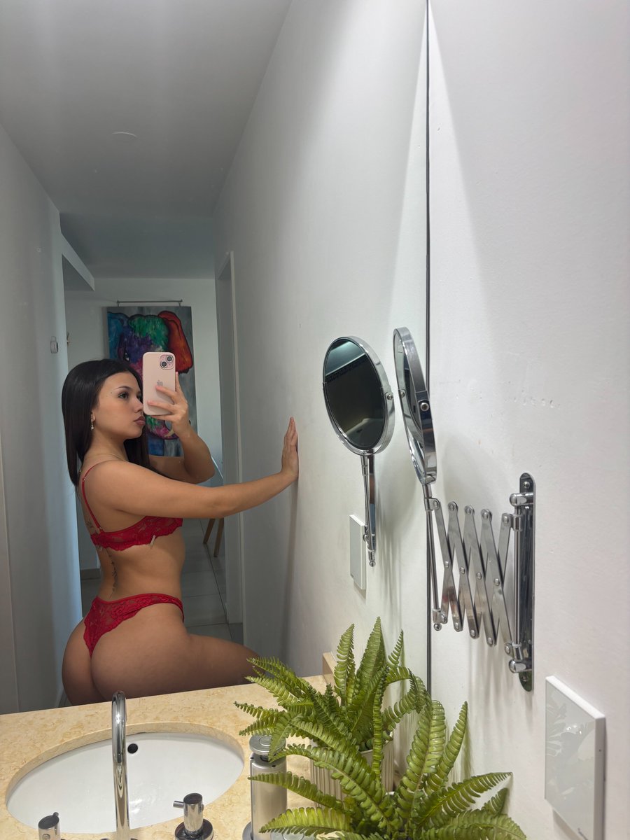 giannagormankhe's tweet photo. front or back? :d https://t.co/oQHwTCtVss