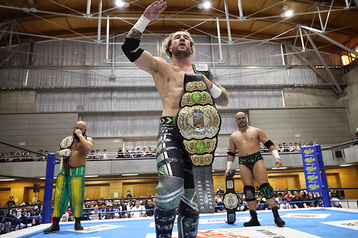 njpw1972's tweet photo. 場内騒然！
なんとウィル・オスプレイが魚沼大会にサプライズ登場！

10.10魚沼大会をNJPWスマホサイトで詳報中！
https://t.co/0OtAzSR3vN

#njkopw https://t.co/Xjcsk11zsw
