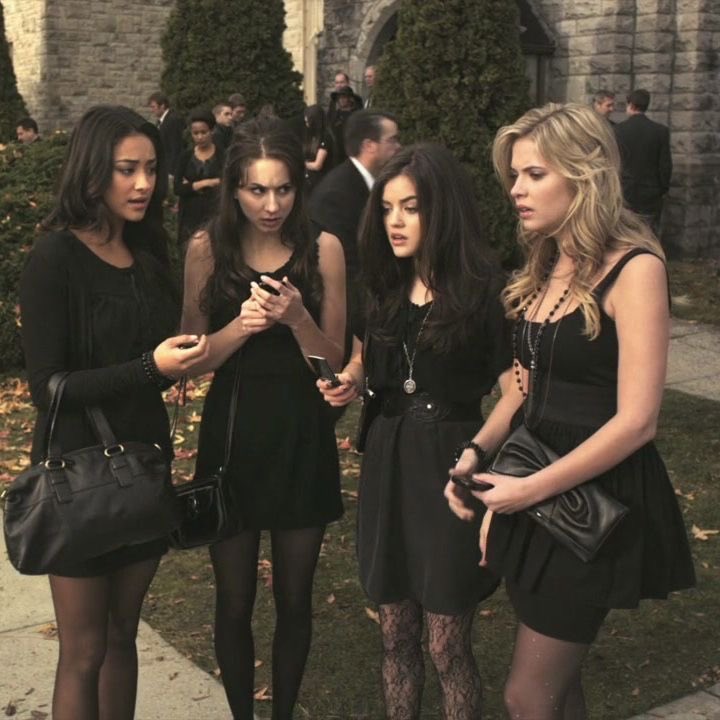 aprilscoke's tweet photo. my favorite thinspo is all the liars they’re literally perfect https://t.co/0MMh7jKRwW