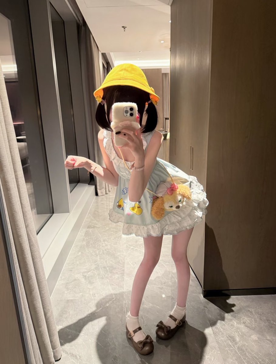 christina55mk2's tweet photo. 从小缺爱～有人爱吗？

有人想锐评一下我的13岁的福嘛 ？🥹   

不要🚪赶紧看，我要删了… https://t.co/mT62zDGygh