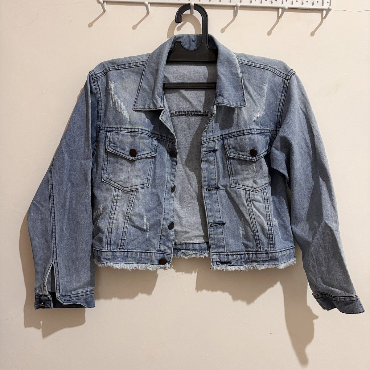 sayturnuest's tweet photo. crop jacket denim
𓆰𓆪 price: 20k
ld: 90 (dikancing), p: 47 https://t.co/x5SkAYjq0x