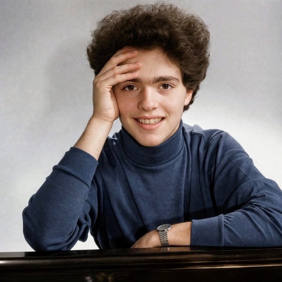 ConrothN's tweet photo. Happy 55th birthday dear Evgeny Kissin 🎂🎶🌹

Salzburg, August 1988 : 17-year-old #EvgenyKissin meets #Karajan for a private audition. 

A few months later, Kissin is at his side to perform #Tchaikovsky’s First Piano Concerto as part of a New Year’s Eve concert in #Berlin. https://t.co/nn6ugkqYVk