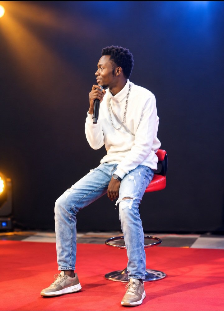 CrisLanguagez's tweet photo. Deeper than Hustle. ##KOBsongz https://t.co/dIDWh4Og4C