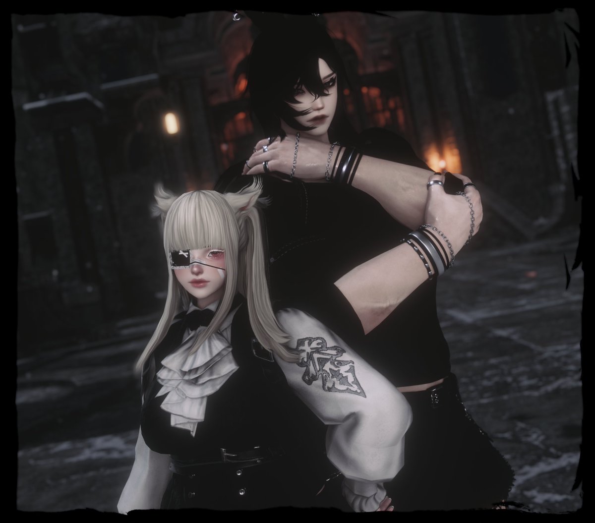 rowanbloodborn's tweet photo. Managed to sneak a bit of time to check Goth Bash with @BaboiyaXIV 🐦‍⬛

#gothbash https://t.co/dayLbsLwkq
