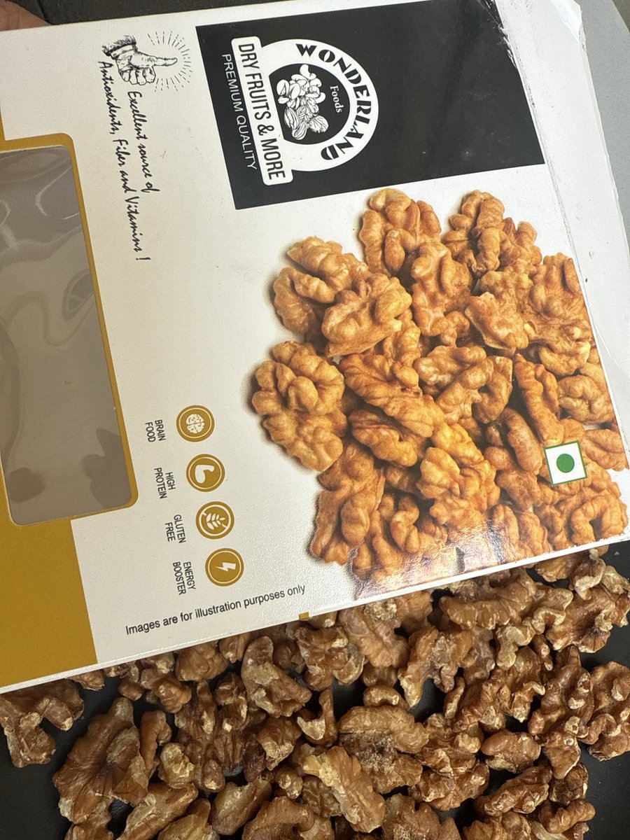 namratac127's tweet photo. Absolutely DISGUSTING service by @Flipkart! 🤬

@FlipkartMinutes delivered rotten, foul-smelling, fungus-infested walnuts from Wonderland, marketed as “Premium Quality.” My family consumed them and we all suffered from vomiting. https://t.co/raj4ngsJii