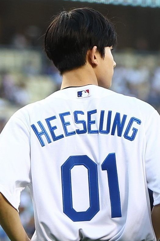 biscuithee's tweet photo. don't need those other numbers, when i got my number ONE🥹🤍🐹 https://t.co/DuaRyfGDF1