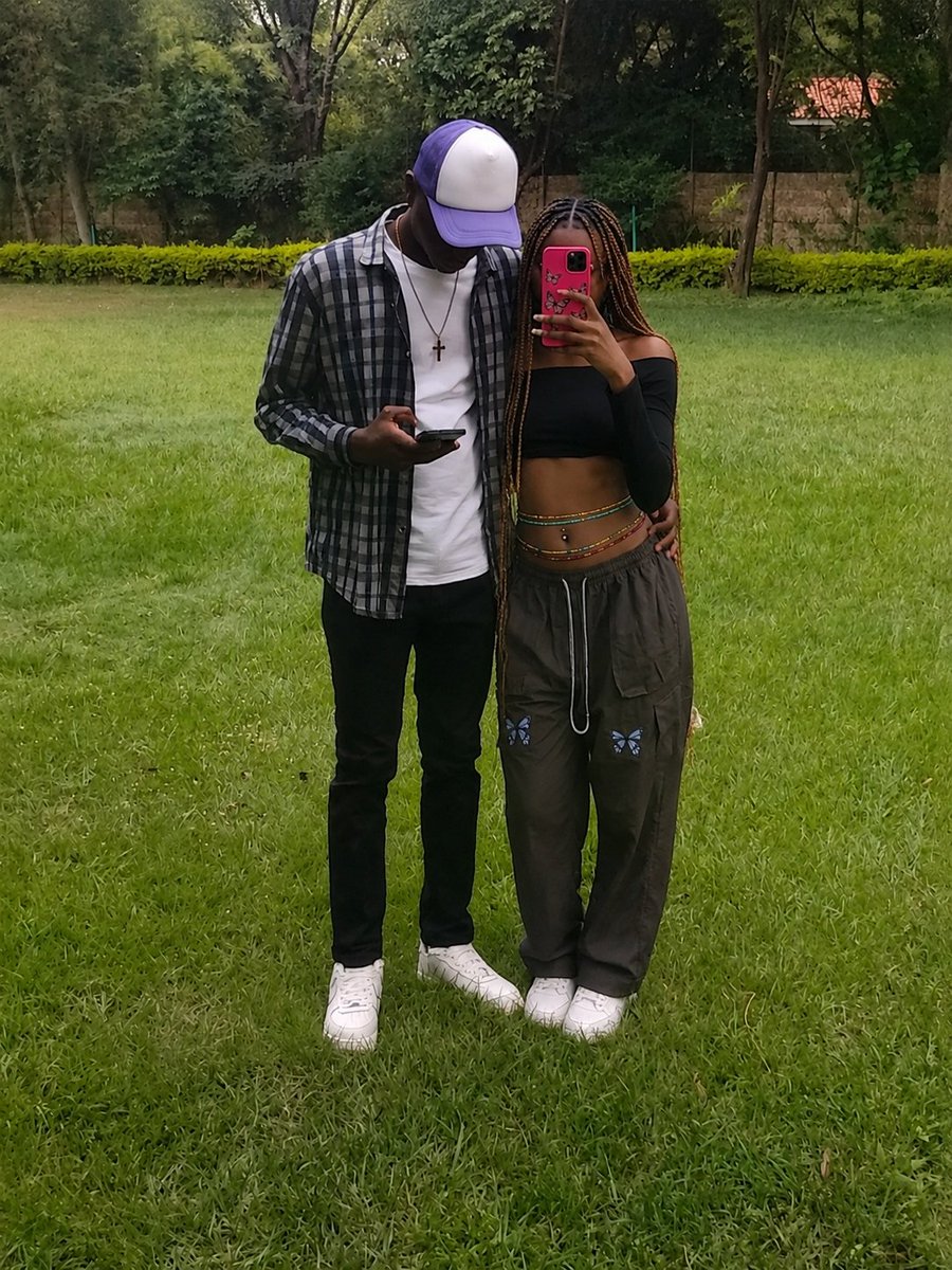 Burukkynboy1's tweet photo. Someone to write us a poem with my wife Nkiro 
The best carries away with him/ her 15k cash https://t.co/27e0e0LLoc