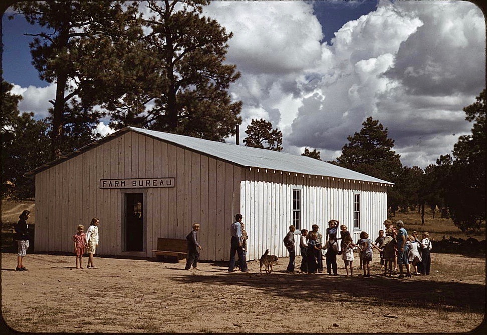 LRonLacy's tweet photo. In #OCTOBER 1940
‘School at Pie Town, #NewMexico is held at the #FarmBureau Building.’
Color transparency by #RussellLee (1903-1986)
for the #FarmSecurityAdministration. October 1940.
#PieTown #homesteading #homesteaders #farming #farmers #farmlife #colorphotography #school https://t.co/TGddaMeHeC