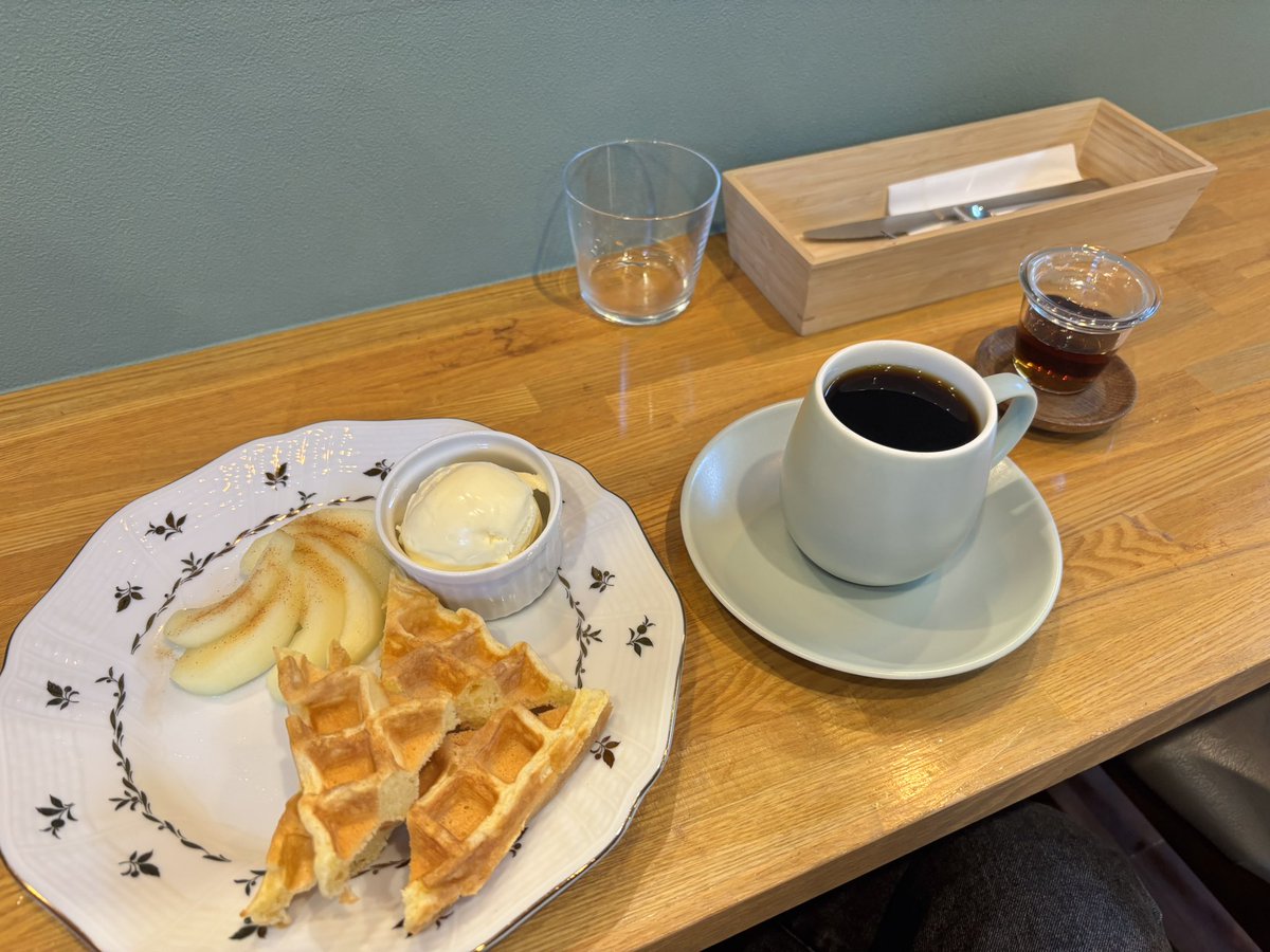 yu_8834's tweet photo. 下高井戸のシーズーちゃんいるカフェへ
久しぶりのシーズー成分たまらん... https://t.co/8rfHq5Obj8
