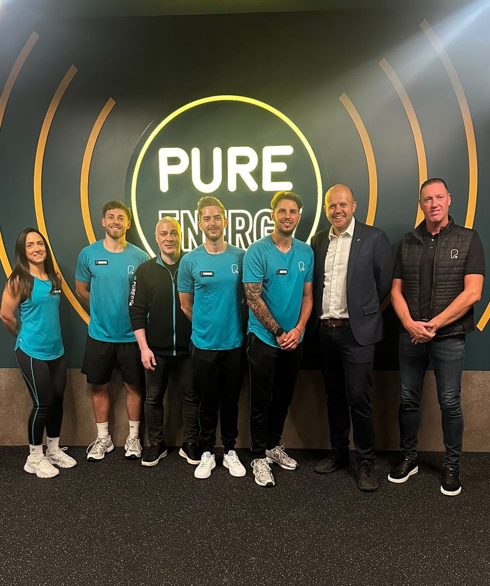 josephpowell's tweet photo. Great to meet the team at the brand new @puregym on Kensington High Street and to see the gym in action.

I popped in to meet the team and have a look around the new gym, which will give local residents 24/7 access to affordable fitness facilities. https://t.co/75klWJHa5p