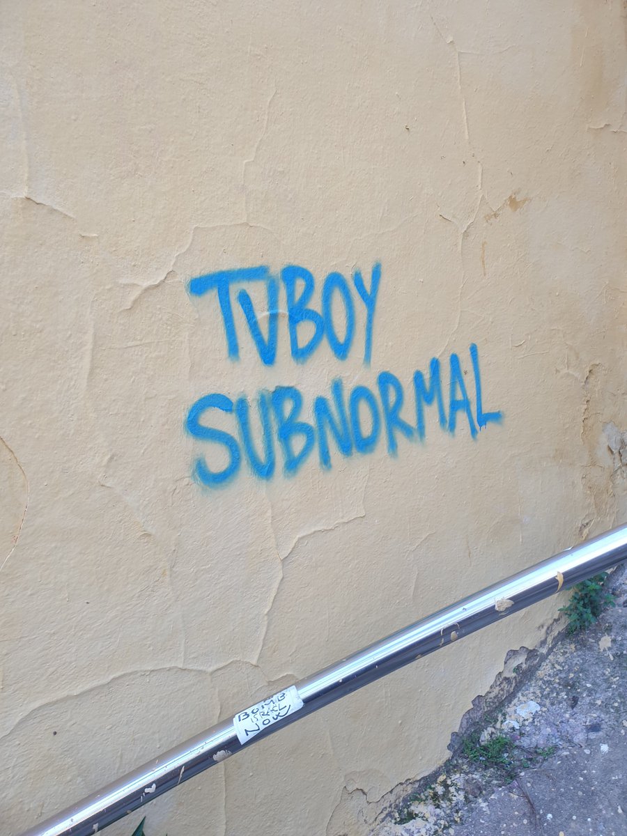 undesgraciat's tweet photo. i ❤ street art https://t.co/TX6FZKinJk
