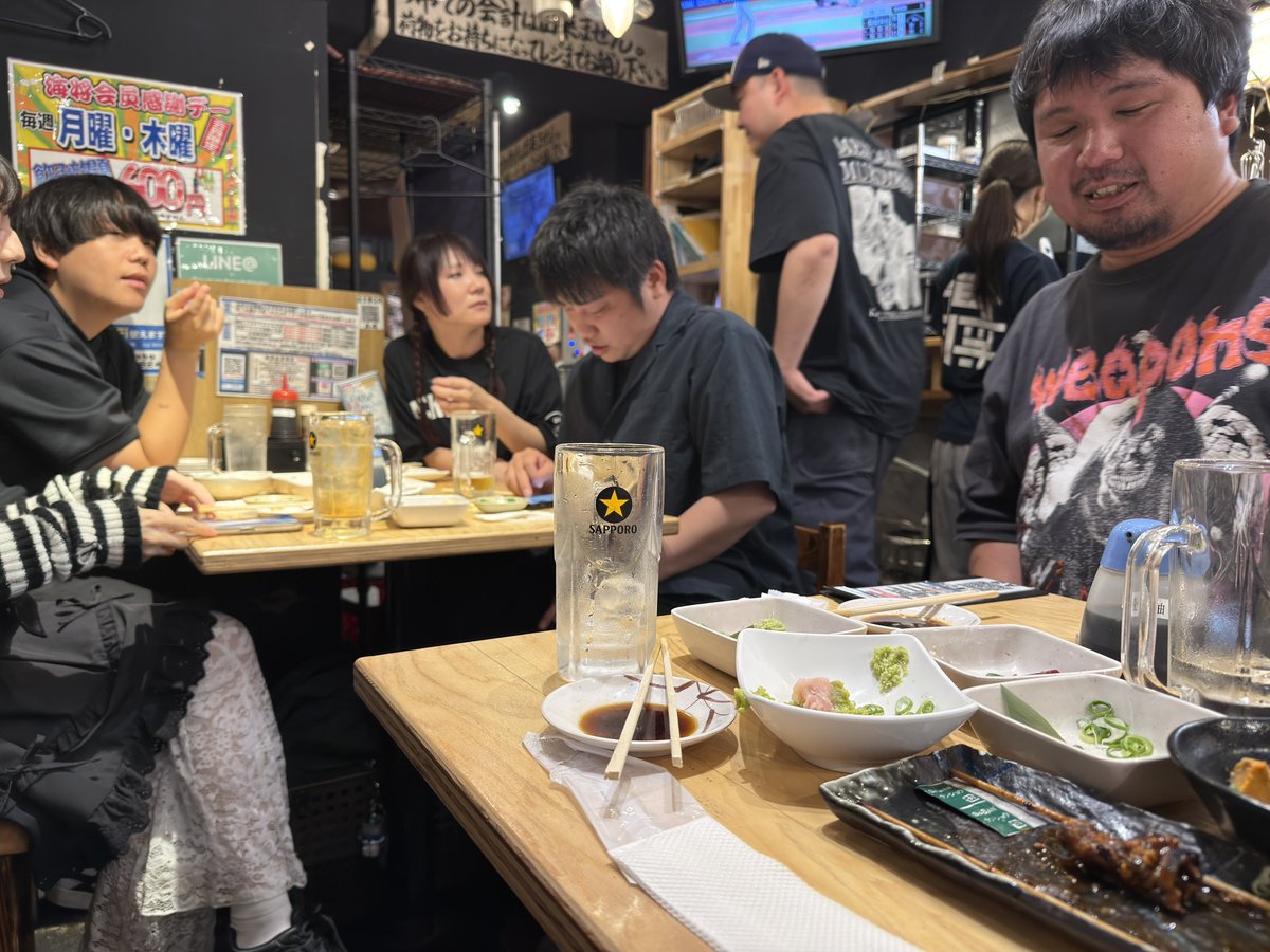 __zh123's tweet photo. この飲み会はなんだ https://t.co/PreeZD9XIa