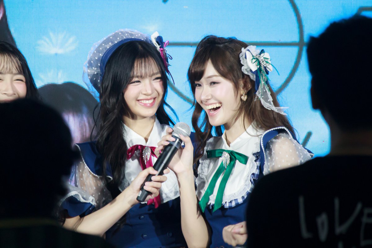 Mitsune13_'s tweet photo. กรุงเทพเก็บอาการหน่อยค่ะ 😔 #PraewBNK48 #PraeCGM48 https://t.co/KabnzR2jot