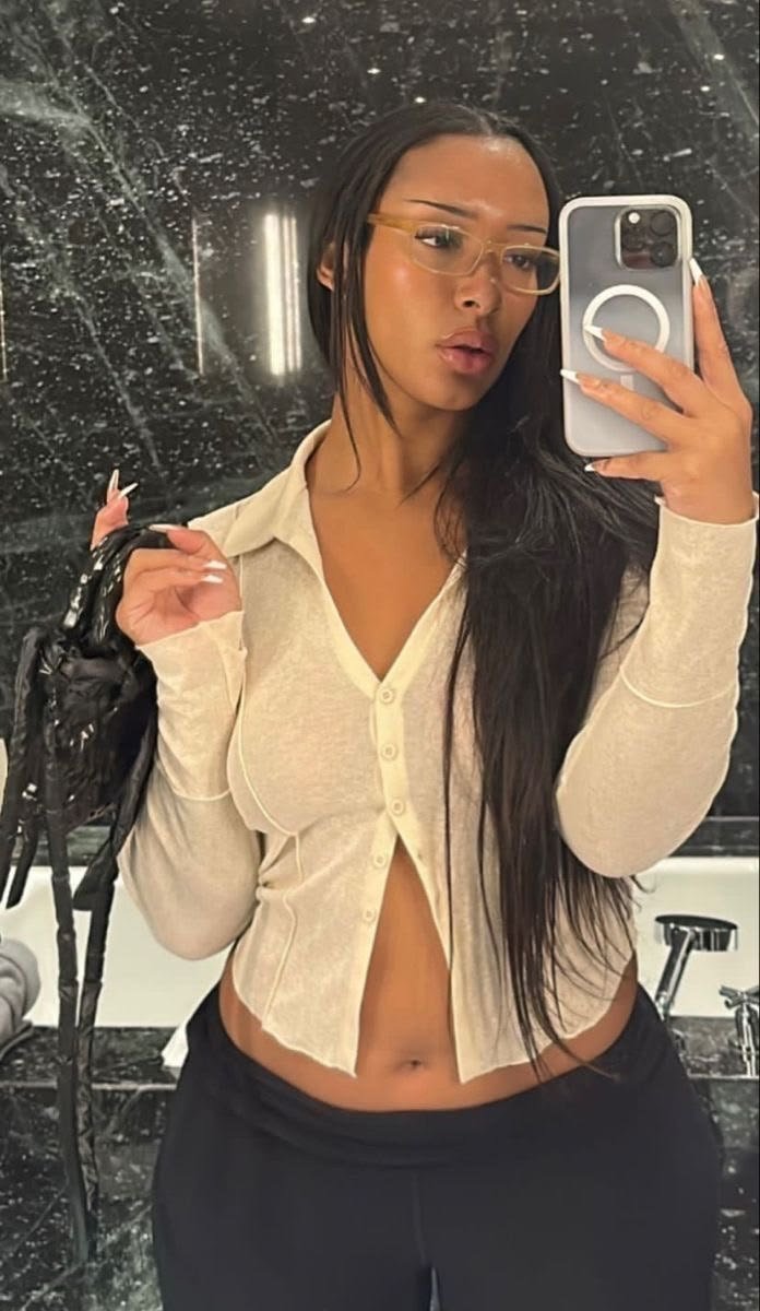 wttftarki's tweet photo. Her face card is insane 💔 https://t.co/cqj5V2a3nE