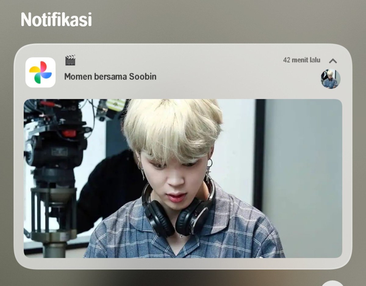 taeliqht's tweet photo. momen bersama soobin tpi fotonya jimin https://t.co/dOPtN3EiIU