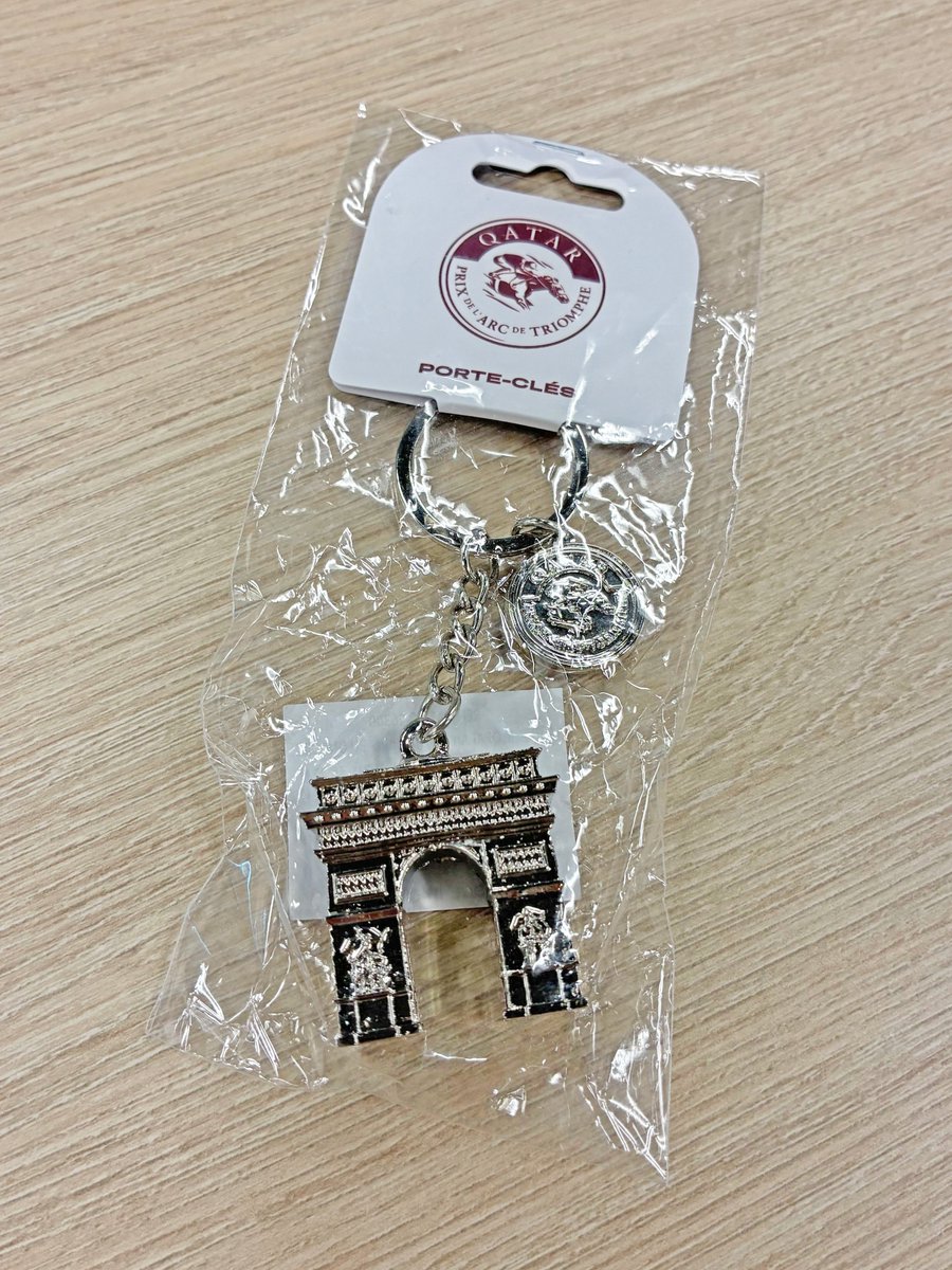 netkeibaSTORE's tweet photo. ／
アドマイヤテラ号の馬番！
レプリカゼッケン ＆ 凱旋門賞公式グッズを
1名様にプレゼント🎁
＼
✨日本馬お疲れ様でした✨
「挑戦した2頭へのメッセージ」
「凱旋門賞への想い」
などのリプライをお待ちしております♪

【応募方法】
①このアカウントをフォロー
②この投稿にリプライ（コメント）
※2026/10/24(土)23:59まで
※詳細���リプライをご確認ください。