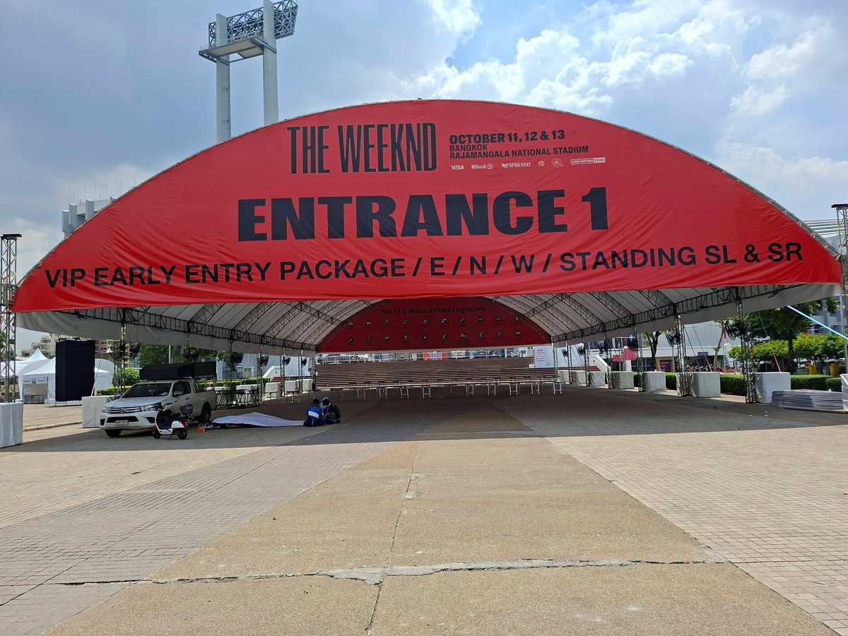 TheWeeknd_TH's tweet photo. ราชมังกำลังเตรียมพร้อมแล้วว 1 Day Left พรุ่งนี้เท่านั้นน ชาวไทย🇹🇭🔥🔥 https://t.co/qyCzpKaA2z