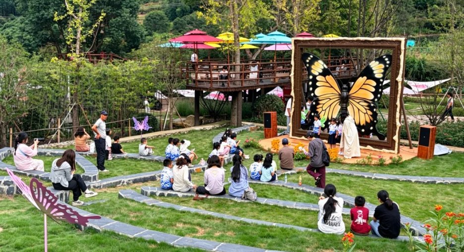 TravelNingbo's tweet photo. Ningbo's first butterfly farm officially opened on September 22, 2026!
Combining butterfly breeding, sightseeing and science education, the farm is home to more than 30 butterfly species . 
#Ningbo #EarlyAutumn #ButterflyFarm #ButterflyBreeding #ScienceEducation #TangxiNingbo https://t.co/OnPngzBbBx