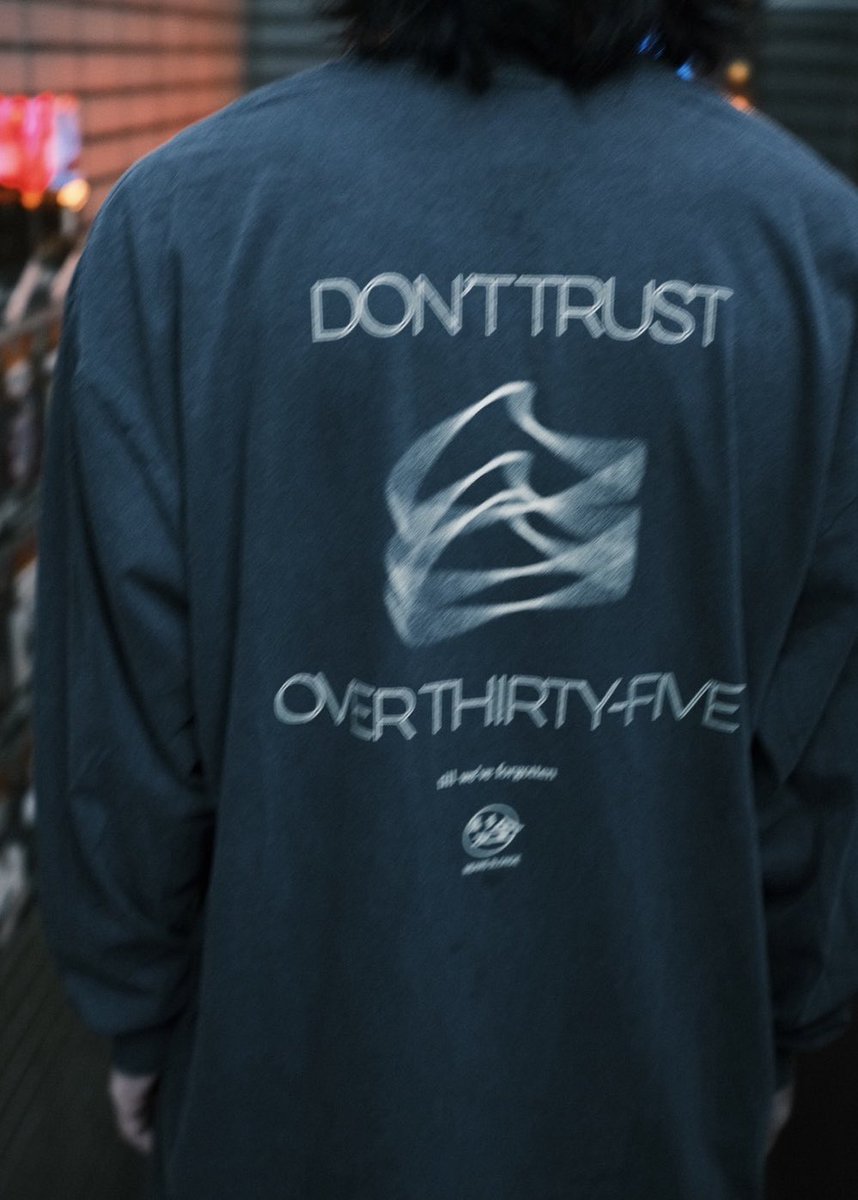 notwonk_theband's tweet photo. 🫂"DON'T TRUST OVER 35" Long Sleeve T-Shirt🫂

¥6,000

本日限定で販売します🤲 https://t.co/k73bhF9oDd