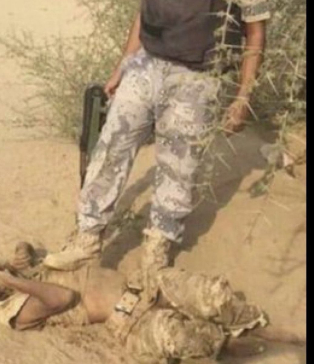 BrQ_F15's tweet photo. @bvcxxnnbv56qwf @dr_khalidalsaud خسئتَ والله يا حذاءَ الفرس والله إنكم لأجبنُ من الأرنب. لقد وصلنا إلى عقر داركم، ودعسناكم بالبِساطير https://t.co/KzB916TnpS