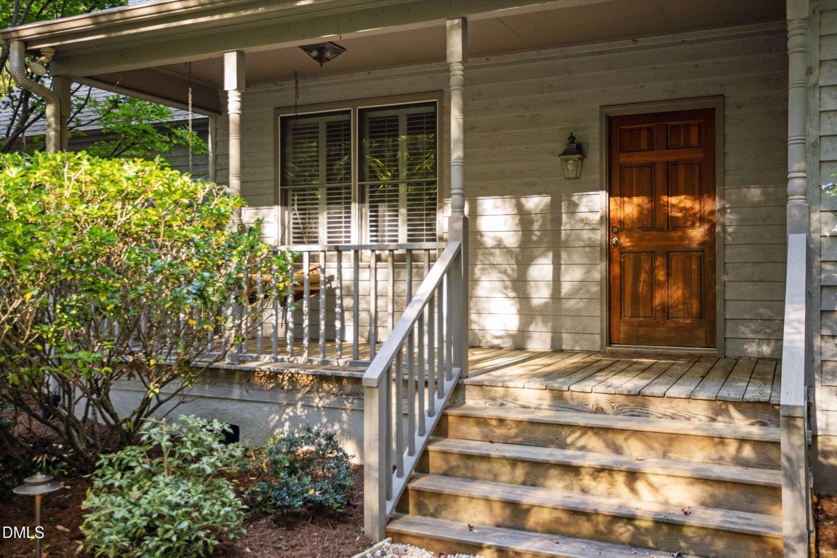 McCormickTeamRE's tweet photo. 117 Henry Court, Chapel Hill, NC, 27516
4 bed | 2.5 bath 2365 Sq. Ft.
Active | 595000
https://t.co/B813SBFpi2
Here's your chance to own your own little piece of the country without being too far from town. Enjoy low Chatham County taxes with a Chapel Hill address. Whether you... https://t.co/UopOWS9Ext
