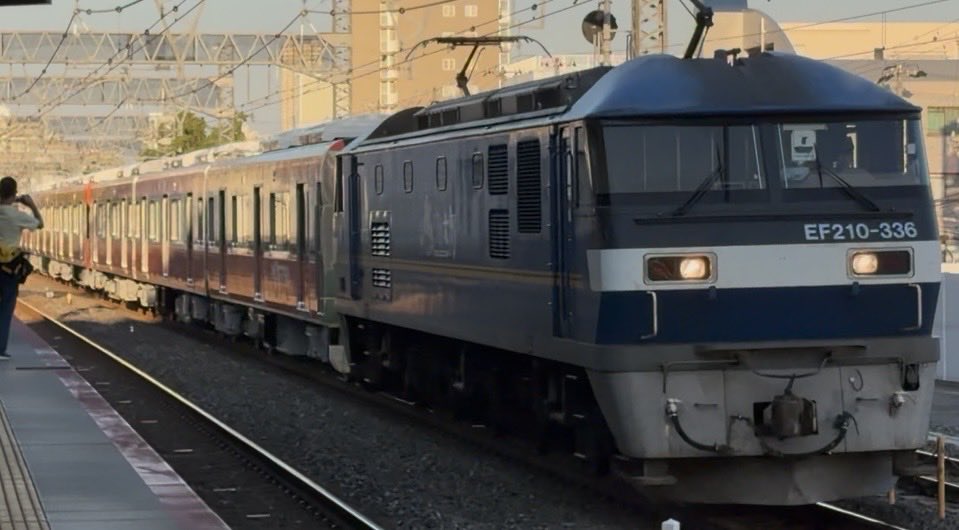 DtWWdKBM3yp1tGW's tweet photo. #EE210
#伊予鉄7000系
16:44分に摩耶をEF210-336+ 伊予鉄7000系近畿車輛出場甲種輸送が通過しました。今日はお疲れ様でした。撮った方もお疲れ様でした。 https://t.co/UroW7QR09J