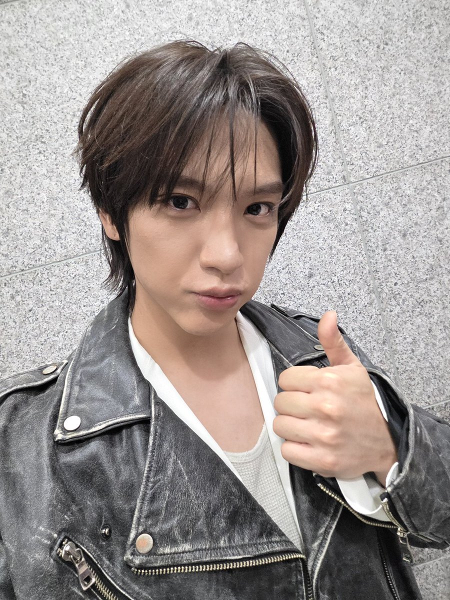 NFlyingofficial's tweet photo. 음악중심 끝! 잔부리부리부리부리부리

#NFlying #엔플라잉 #김재현 #KimJaeHyun https://t.co/HXWyR3QVAd