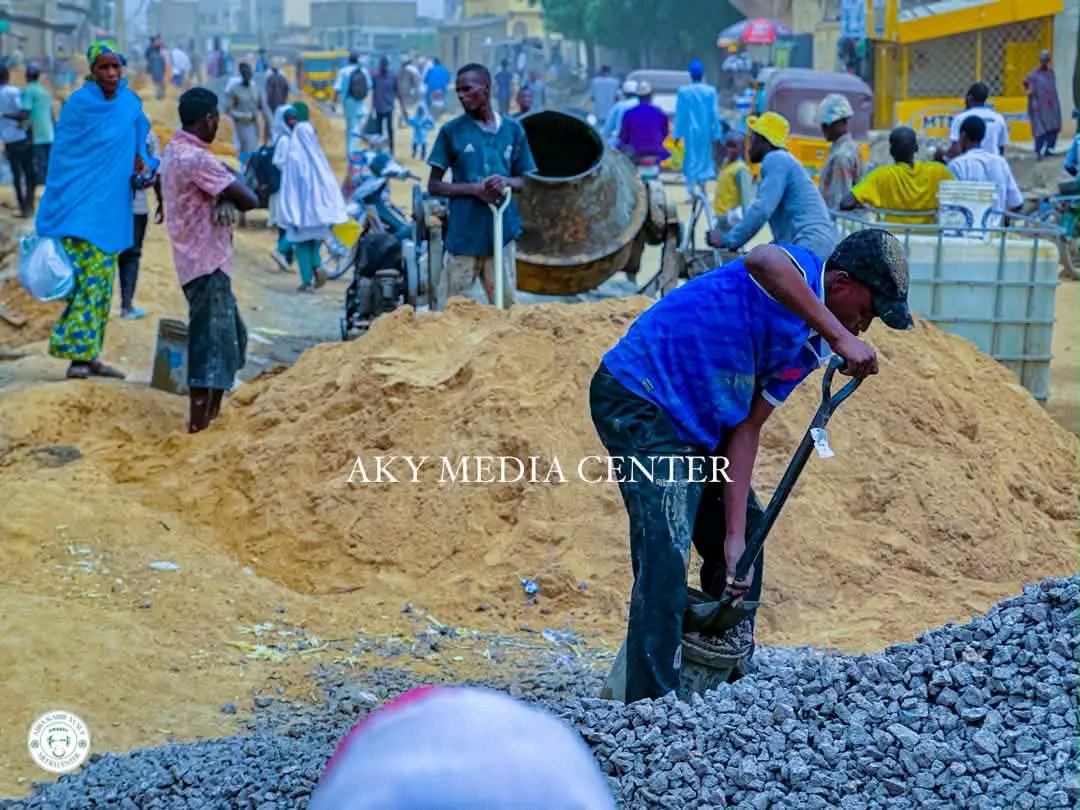 mannirsaleh1's tweet photo. ONGOING CONSTRUCTION OF MAI ALLO ROAD, HOTORO:

The ongoing construction of Mai Allo Road in Hotoro includes the casting and blinding of a reinforced concrete drainage system to ensure effective water flow, improve drainage, and enhance the durability of the road infrastructure. https://t.co/8Ug69ehcKR