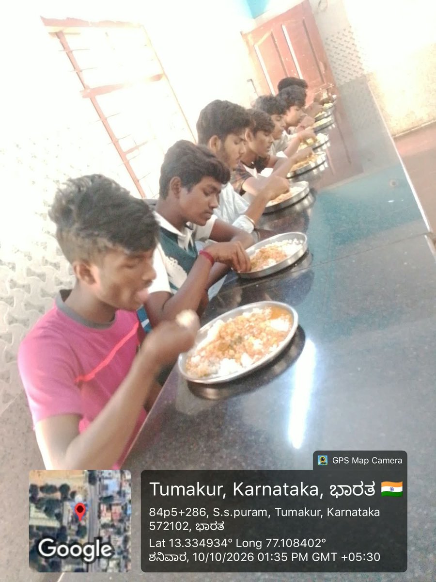 PostMBHN3RKRoad's tweet photo. ಮಧ್ಯಾನದ ಊಟ
 #SocialWelfare_Karnataka
#SocialAudit_SWDMeals https://t.co/3jLFVsZA1u
