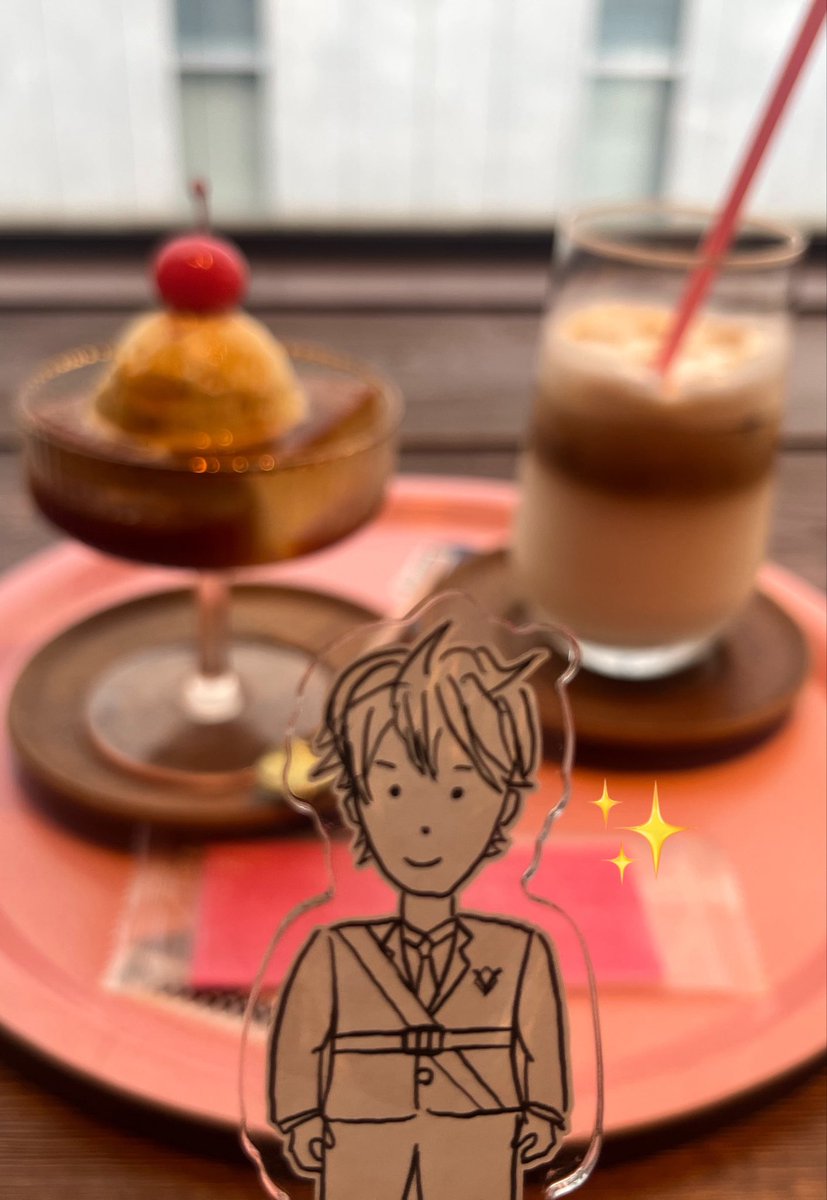 itsmoUsagichan's tweet photo. ほんじ〜つ☕️ もうすっかり秋だね
神社行って小説爆読みしてきた📕✨ https://t.co/3dBscxavr7