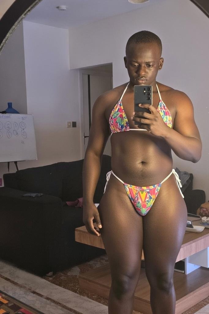 BrianOpangao's tweet photo. But billionaire has a fire body .... 🤣 https://t.co/CDHvCvZsA0