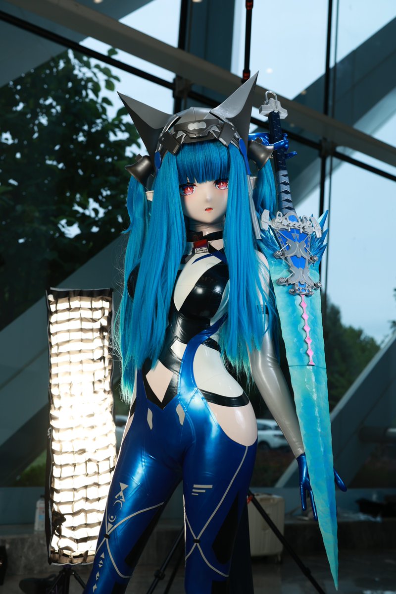 YuugamiKokone's tweet photo. 📷: @1cycok3_ 
#kigurumi #latex https://t.co/iBmDkYKJVq