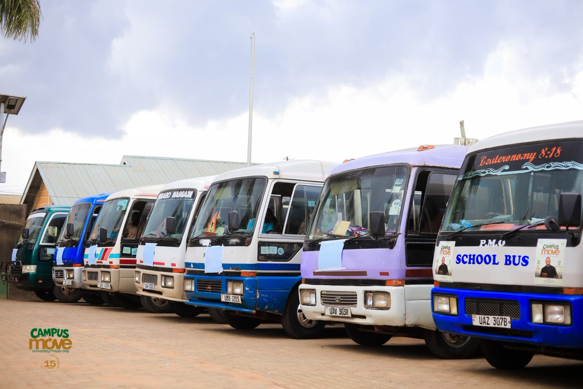 CampusMove's tweet photo. The wait is over #CampusMove @15 #Herecomesthebus https://t.co/HS138enDEe