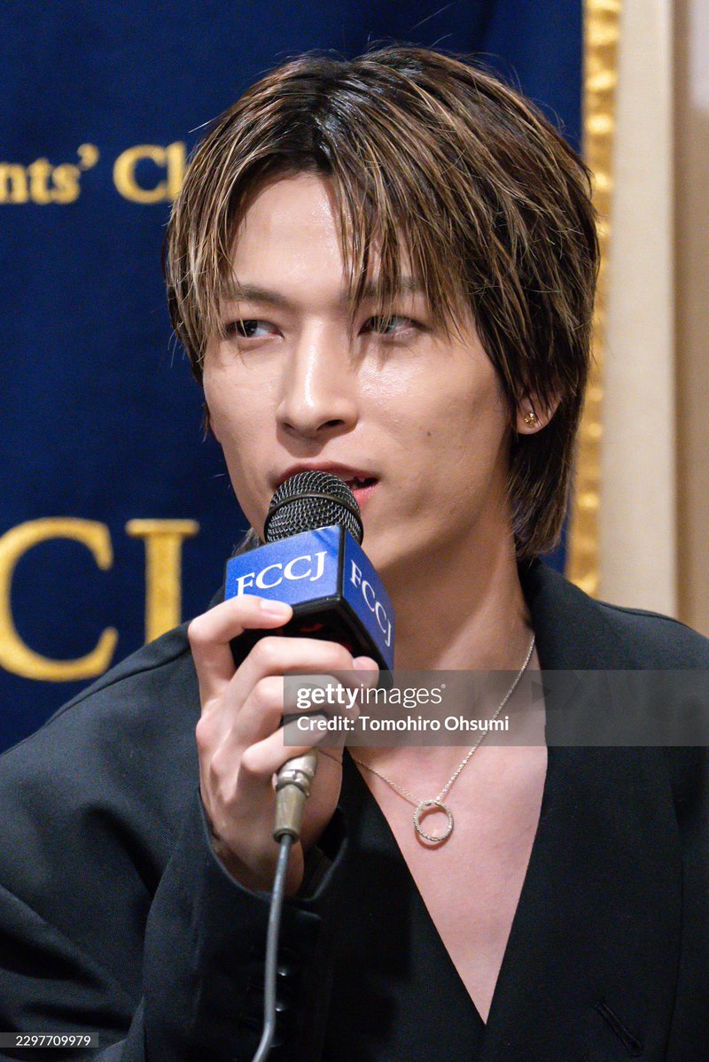 skywithme_'s tweet photo. 本日は目の(愛護デー)日ということで私の大好きなすーのお目目をTLに投下します、ホンマにすーのおめめ大好きすぎる、お洒落、神、希望 https://t.co/PiwAXqY7l9