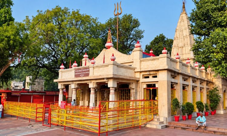 apnlivehindi's tweet photo. UP News: नवरात्रि में यूपी के 26 देवी मंदिरों में गूंजेंगे देवी गीत, ‘मिशन शक्ति’ के तहत होंगे विशेष आयोजन
https://t.co/EeEDKRguzJ
#UPNews #MissionShakti #Navratri2026 #DeviGeet #DurgaSaptashati #WomenEmpowerment #UPTourism #UttarPradesh #ShaktiAradhana #Navratri #APN https://t.co/l4hhPxOSTl