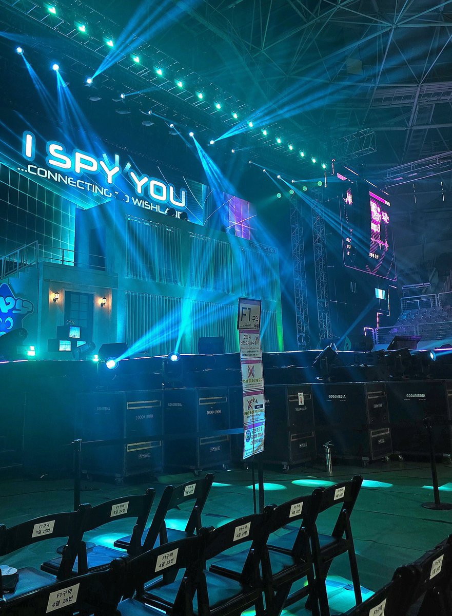 woozenniee's tweet photo. this whole stage set for i spy showcase alone woah

(i think wishies will show up through those six windows(?)👁👁) https://t.co/lnPR6m552T