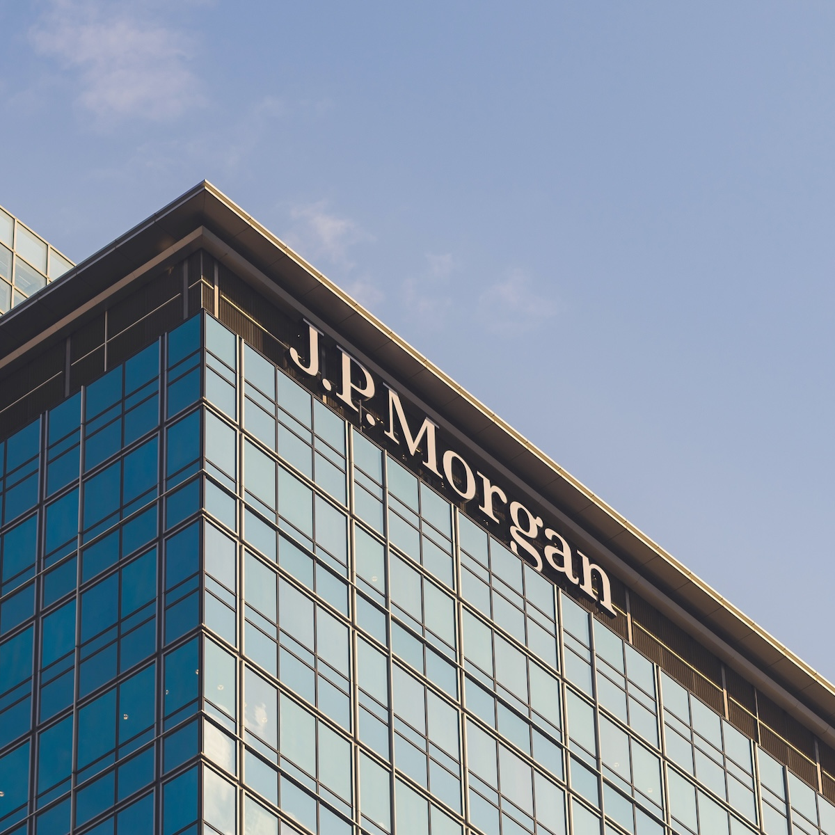 CoinMarketCap's tweet photo. LATEST: 📊 JPMorgan analysts estimate about $50B has flowed into digital assets this year, an annualized pace near $66B, as stronger ETF flows and futures positions build momentum into Q4. https://t.co/39AqyE694a