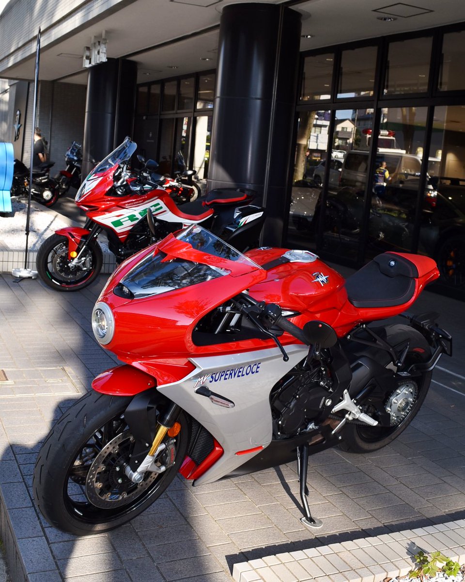 mvagustajp's tweet photo. 本日10/10（日）「MV Agusta Yokohama-Kohoku Showroom」がオープンしました。12（月）までオープニングイベントを開催中です。イタリアの伝統菓子を味わい、エスプレッソを飲みながらイタリアの走る宝石を体験してください。皆様のお越しをお待ちしております。 #MVAgustaYokohamaKohokuShowroom https://t.co/L3fqrgOtgP