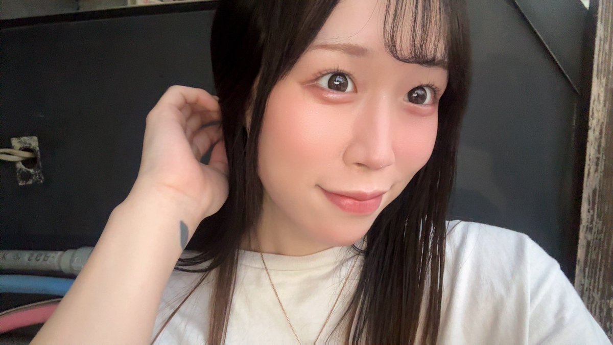 liberubyc's tweet photo. こんばんー！🤍

今日土曜日で三連休初日なんだねー！

みんなは何する予定なのー？？😵‍💫💓💓

るびいはずっと出勤してるのでぜひ会いにきてください🤍
【最短19:30〜】頃からですっ❣️
#にゅーはーふ
#男の娘
#大阪 https://t.co/cR33yevRaG